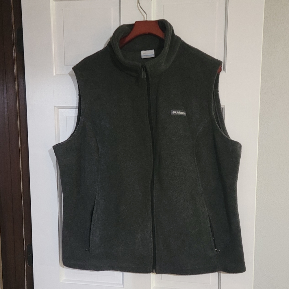 Columbia fleece vest